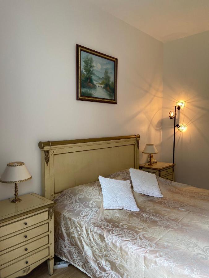 Les Grands Tilleuls Bed and Breakfast Guignes Esterno foto